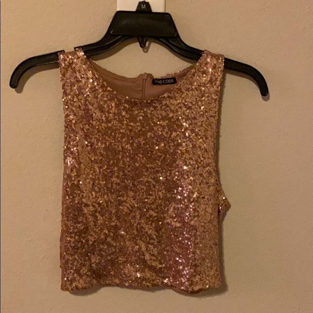 Rose gold crop